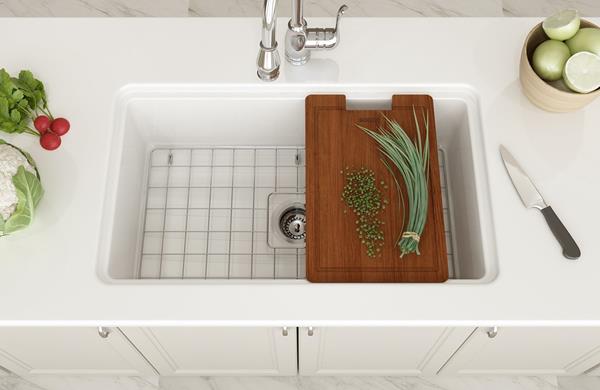 Bocchi - Wooden Cutting Board for Workstation Sinks w/ handle - Sapele Mahogany Wood