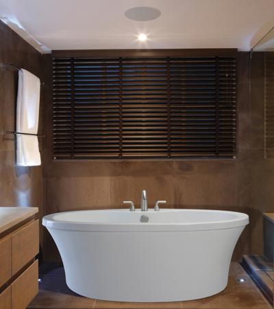 MTI - Basics Freestanding Bathtub Oval Deck Mount (66X36.75)