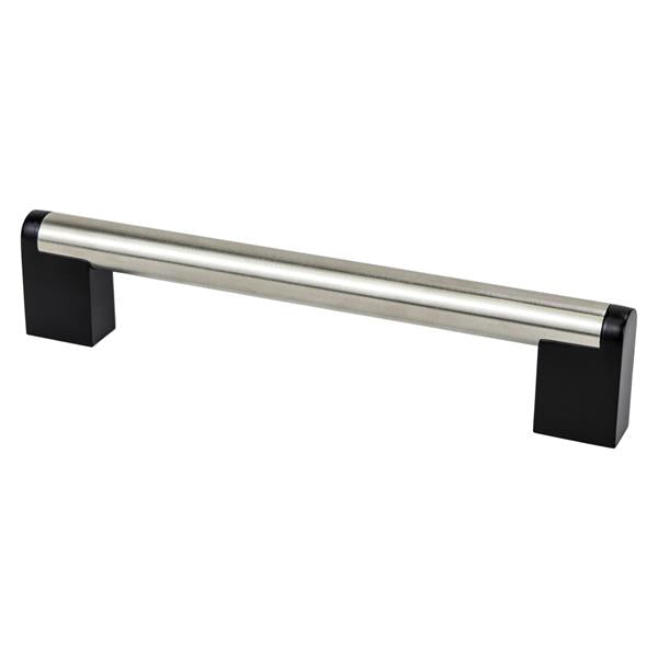 Berenson - Studio Remix 160mm CC Brushed Nickel and Matte Black Pull