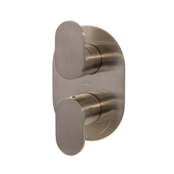 Lacava - Flou Built-In Progressive Pressure Balancing Mixer With Volume Control, Two Lever Handles And An Oblong Backplate
