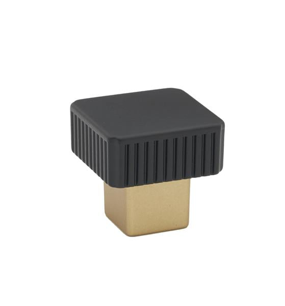 Alno - Quadrato Square Grooved Bar