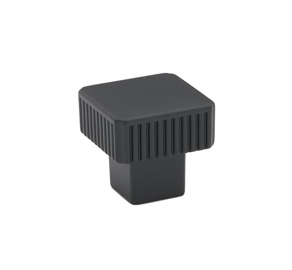 Alno - Quadrato Square Grooved Bar