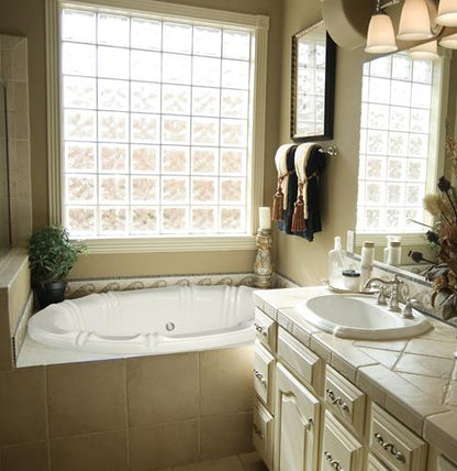 Hydro Systems - Alyssa 6642 Acrylic Bathtub