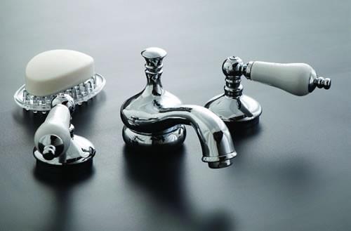 Strom Living - Sacramento Widespread Lavatory Faucet with Lever Handles and Pop-Up Drain