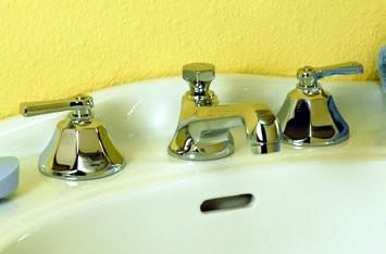 Strom Living - Mississippi Widespread Lavatory Faucet with Lever Handles
