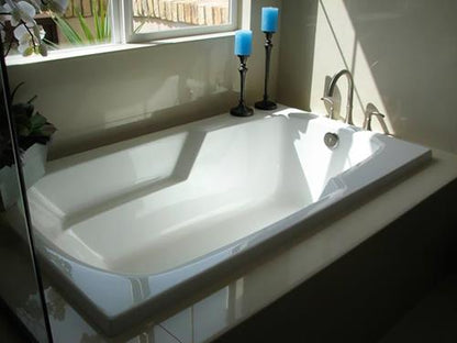 Hydro Systems - Solo 6634 Acrylic Bathtub