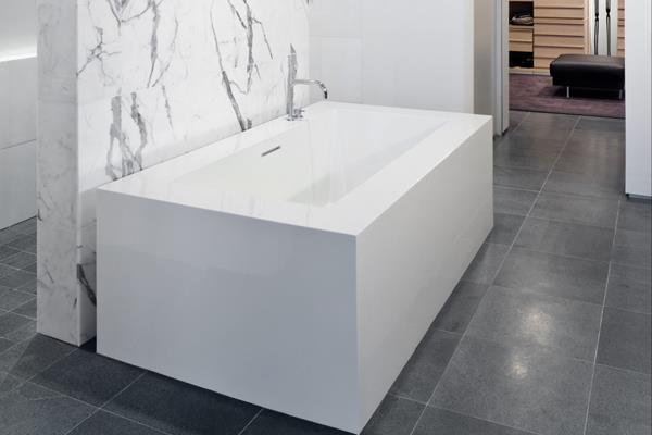 Wetstyle - Cube 72 X 40 X 24 Right and Back Wall Flanges Bathtub