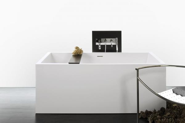 Wetstyle - Cube 62 X 30 X 24 Right and Back Wall Flanges Bathtub